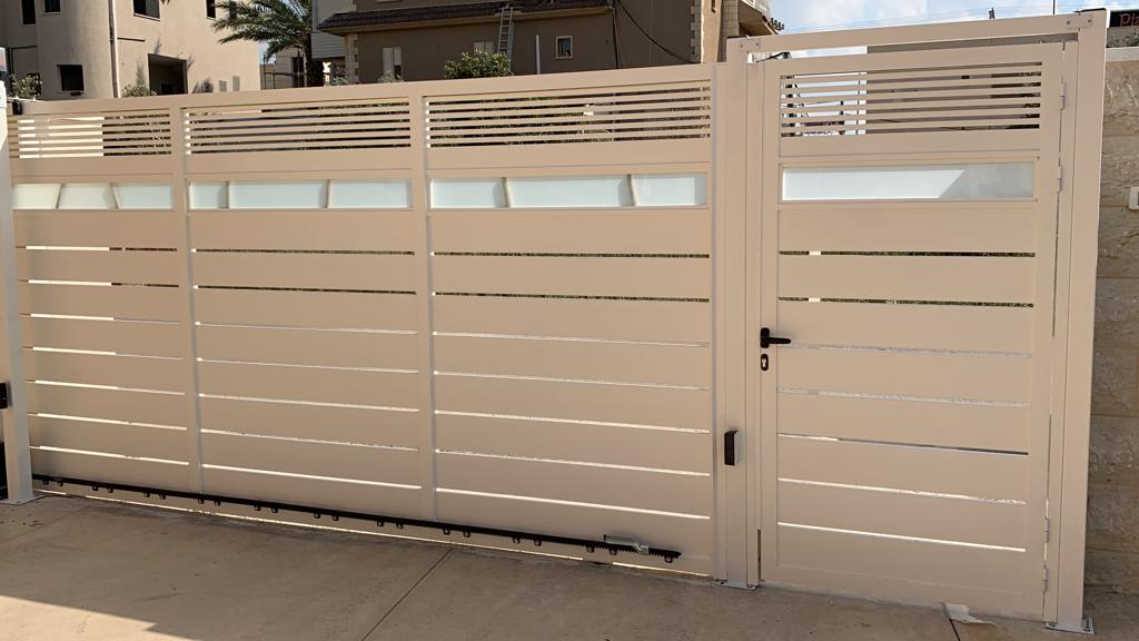 שערים וגדרות מאלומניום