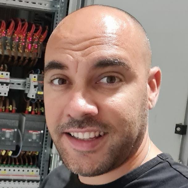 חן אזולאי - חשמלאי , תמונת פנים