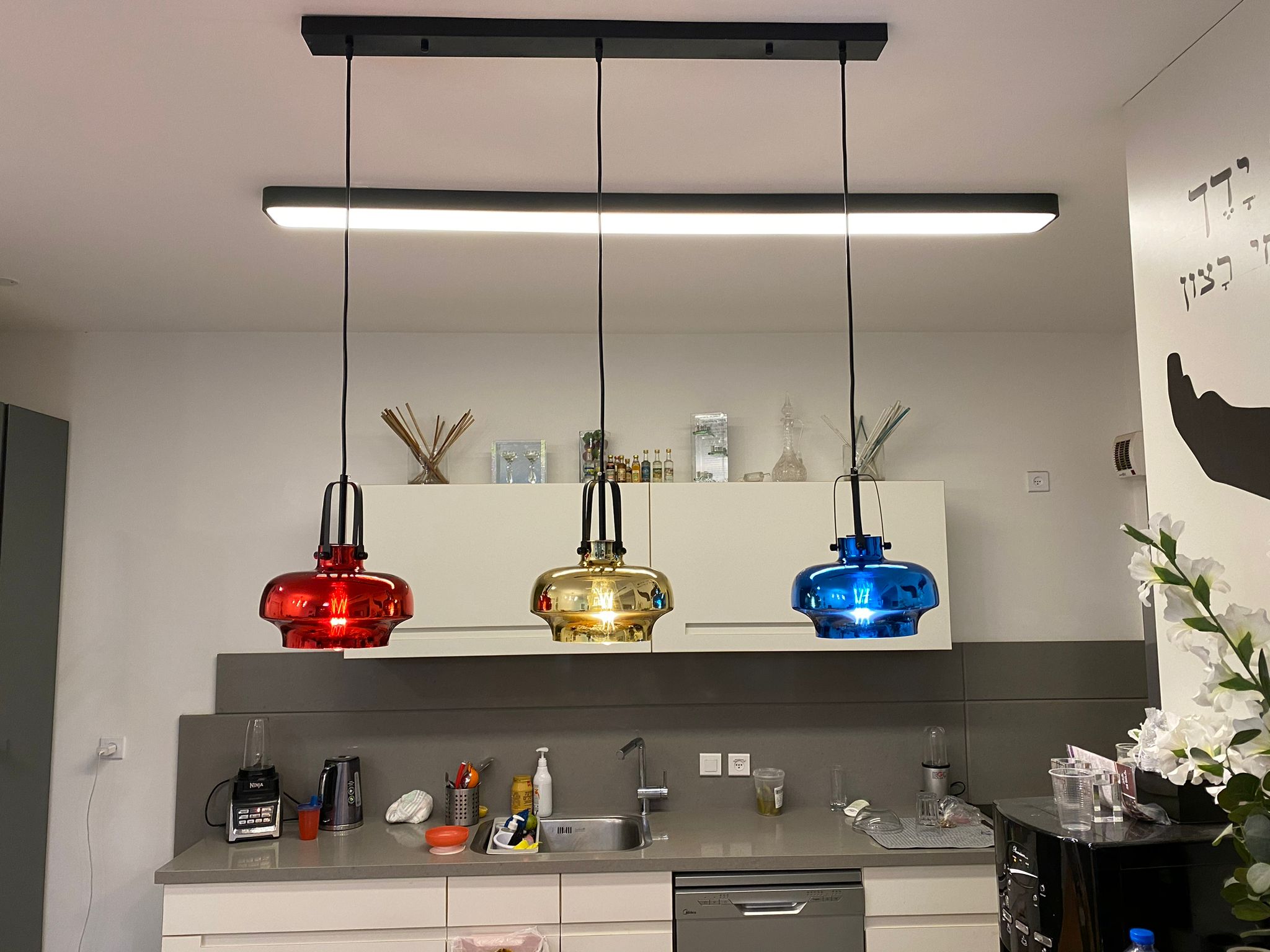 התקנת גופי תאורה