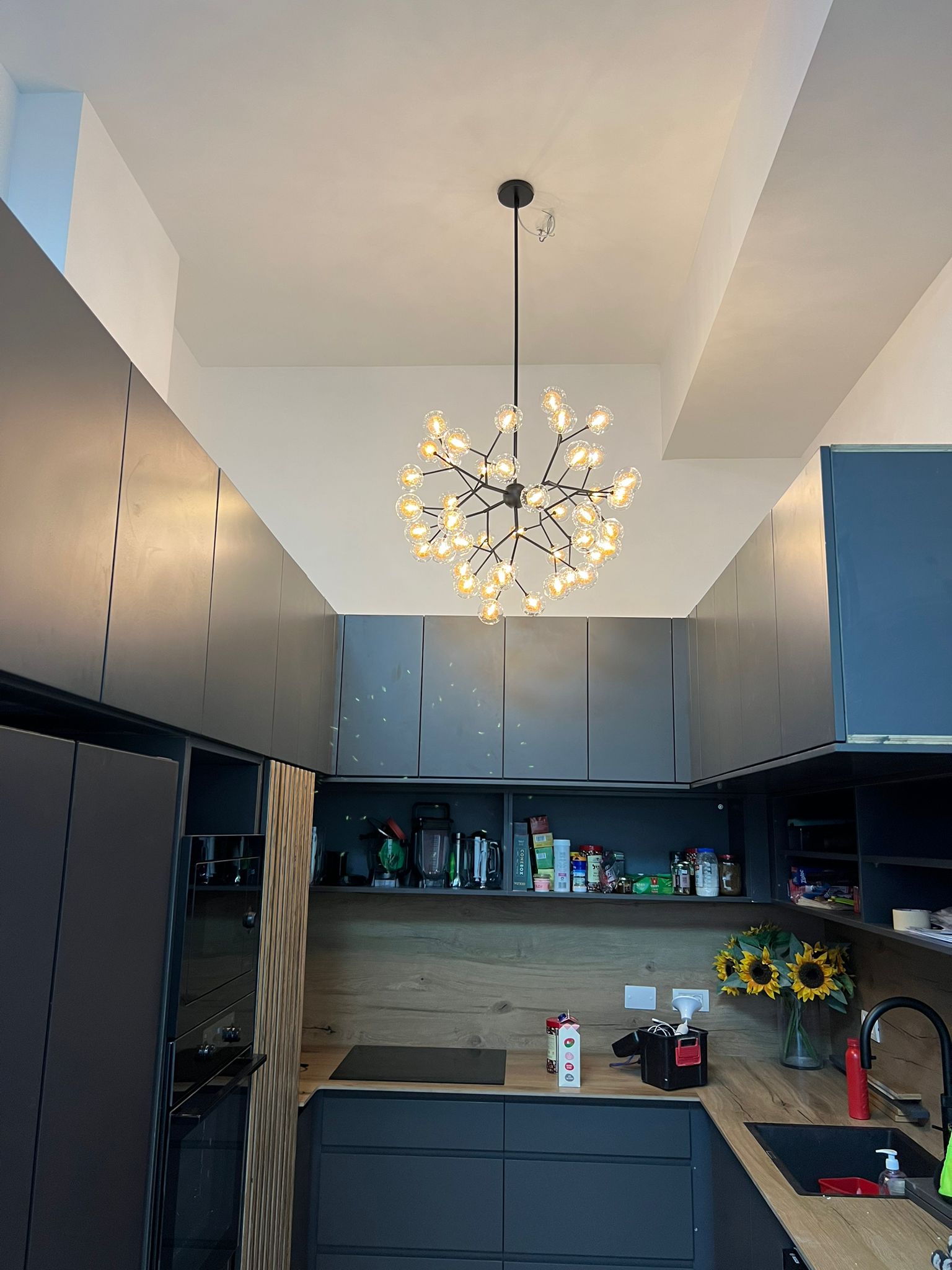 התקנת גופי תאורה