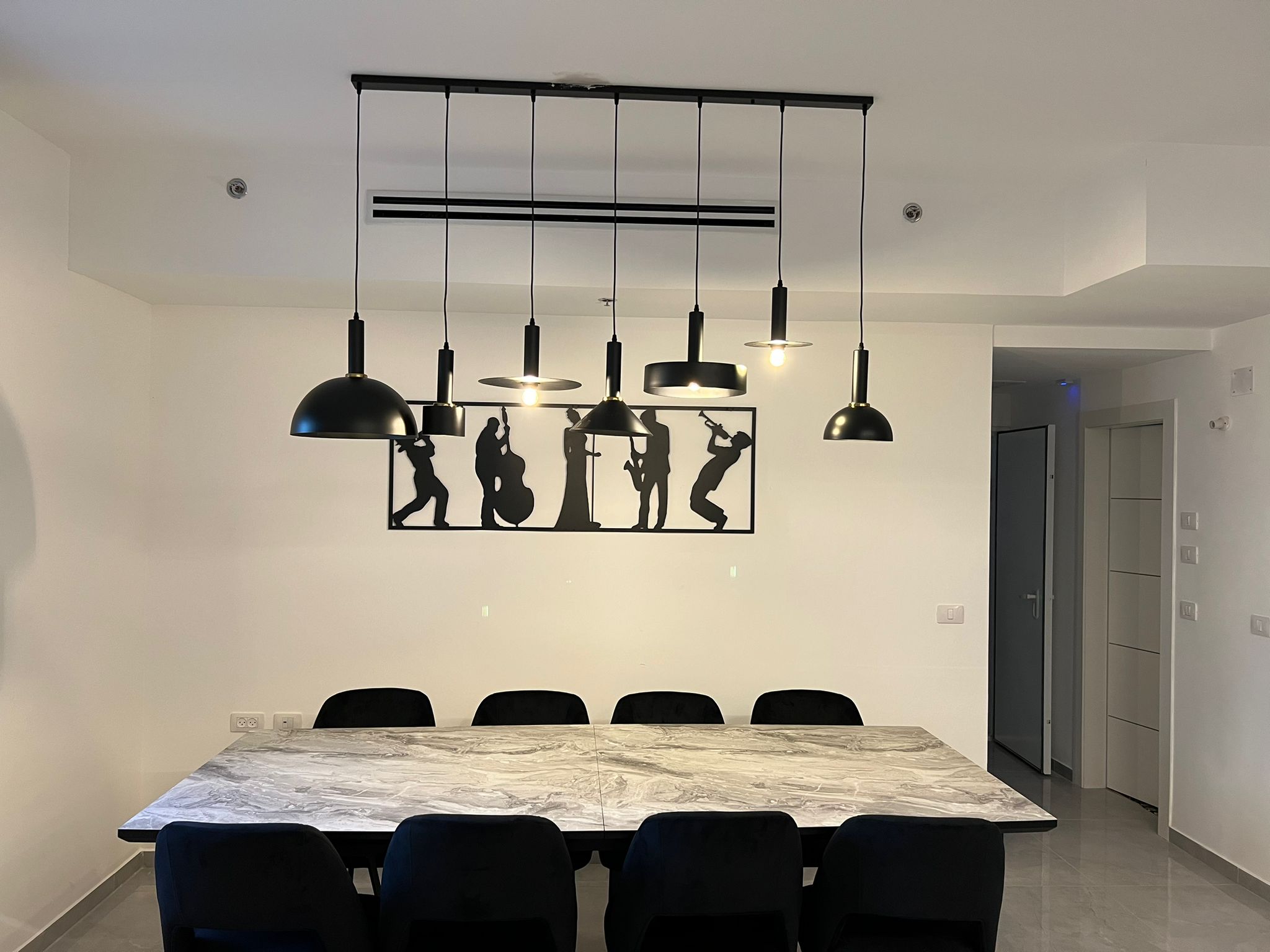 התקנת גופי תאורה