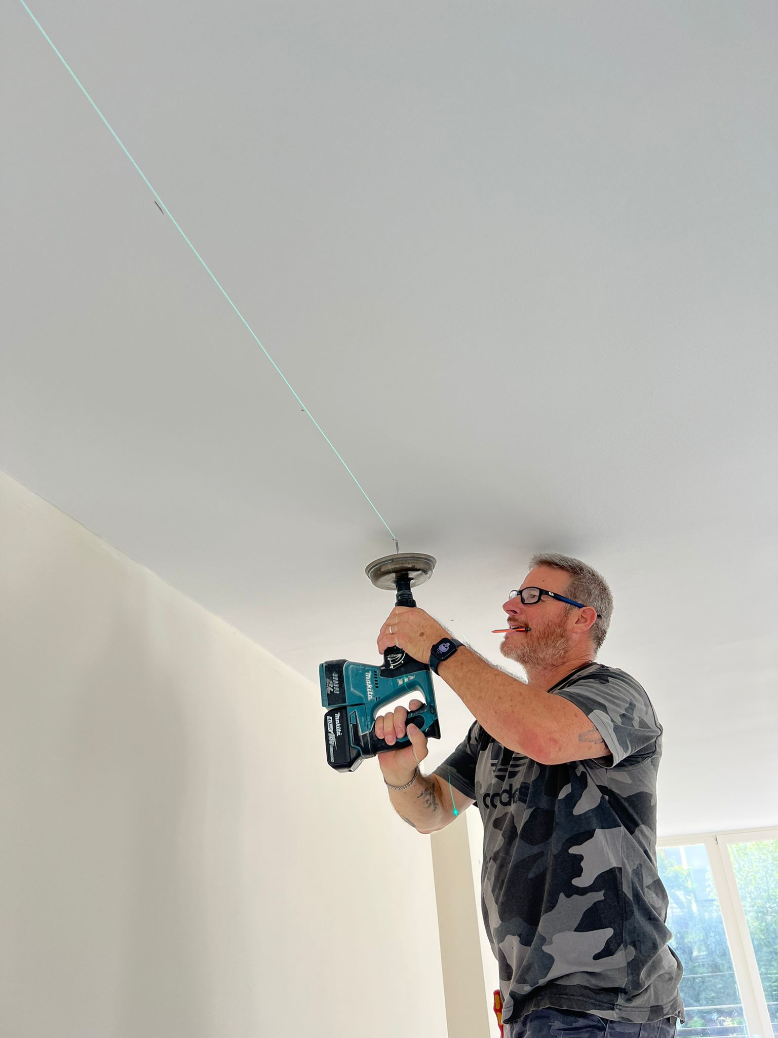 התקנת גופי תאורה