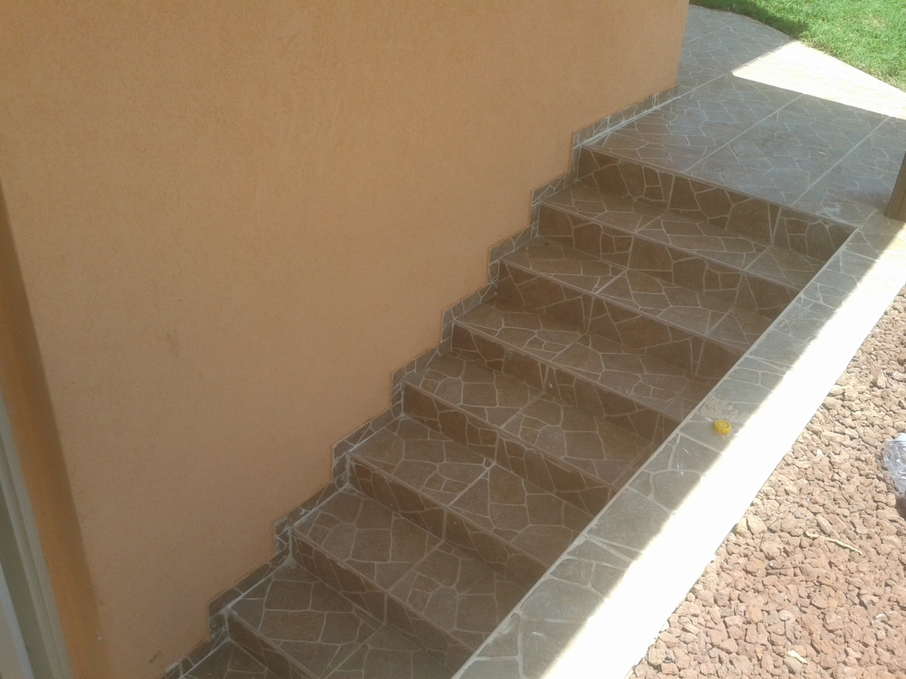 שיפוץ מרתף והפיכתו לשתי יחידות דיור