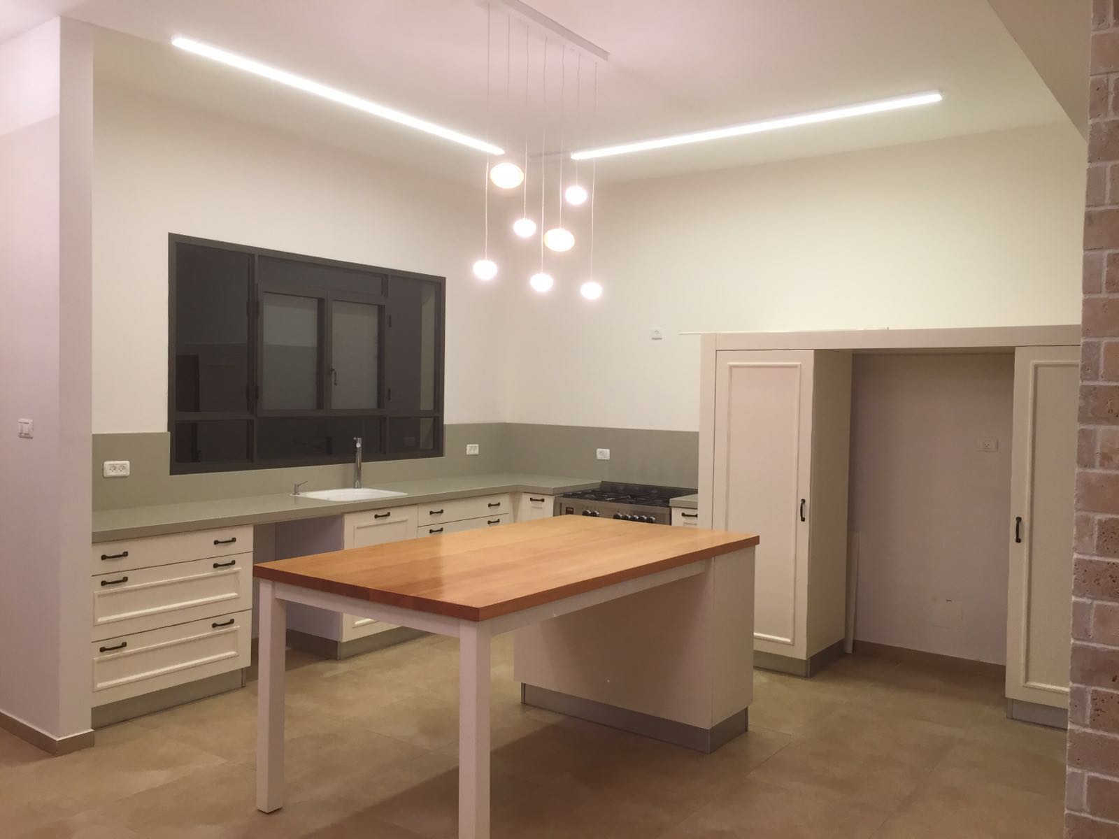 שיפוץ וילה ותוספת בניה